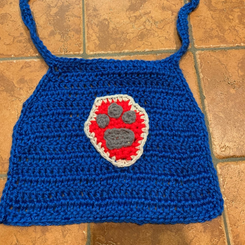 Crocheted pet hero cape